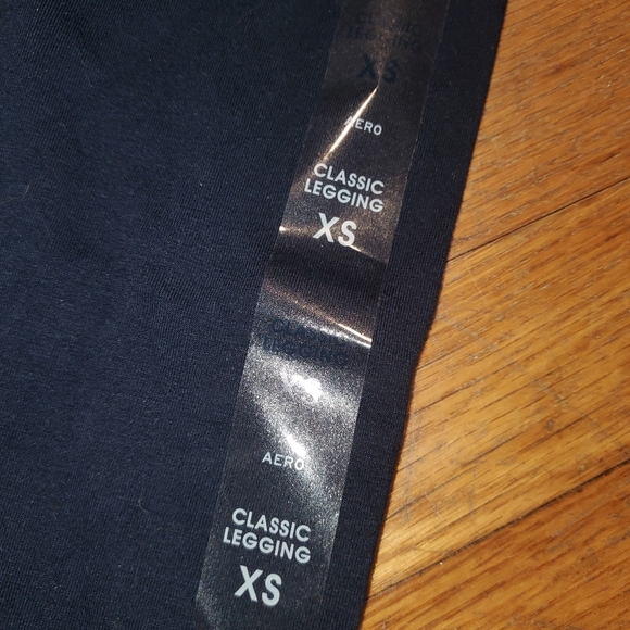 BNWT AEROPOSTAL  navy leggings - Picture 2 of 4